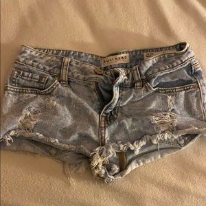 Low rise bullhead shorts